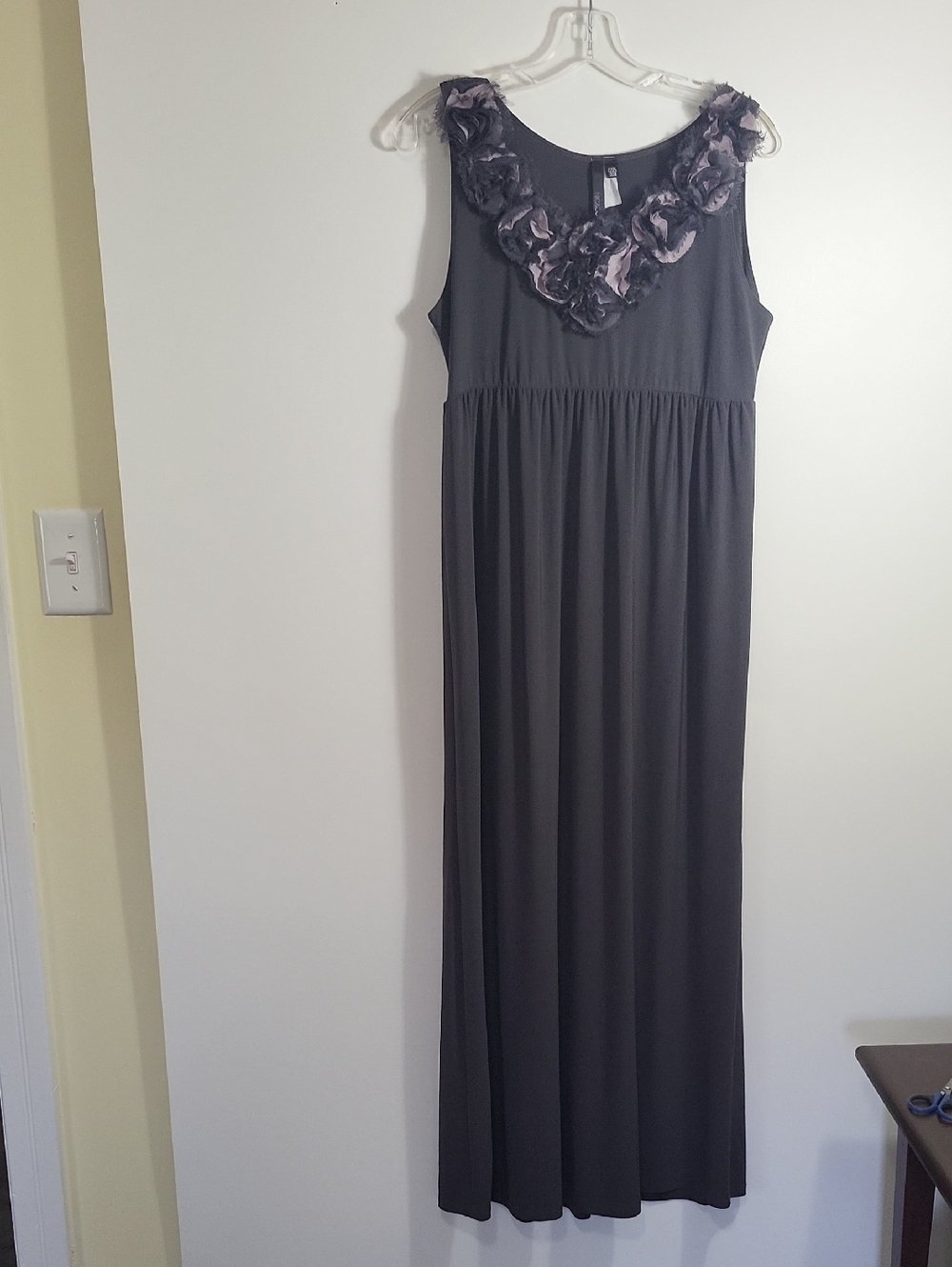 Nic & Dom dark gray sleeveless floor length silky dress  women's M  #2743